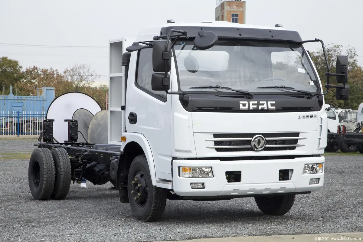Dongfeng 4x2 105KW 4 Ton Tow Capability  CNG  Truck New Clean Energy Natural  Customized CHAOCHAI LIGHT Truck Manual