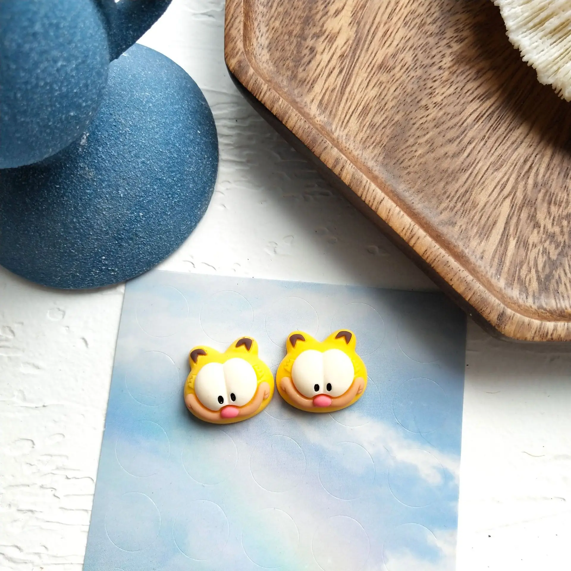 
SH466 Amazon hot selling cute Garfield yellow earrings ear clips 