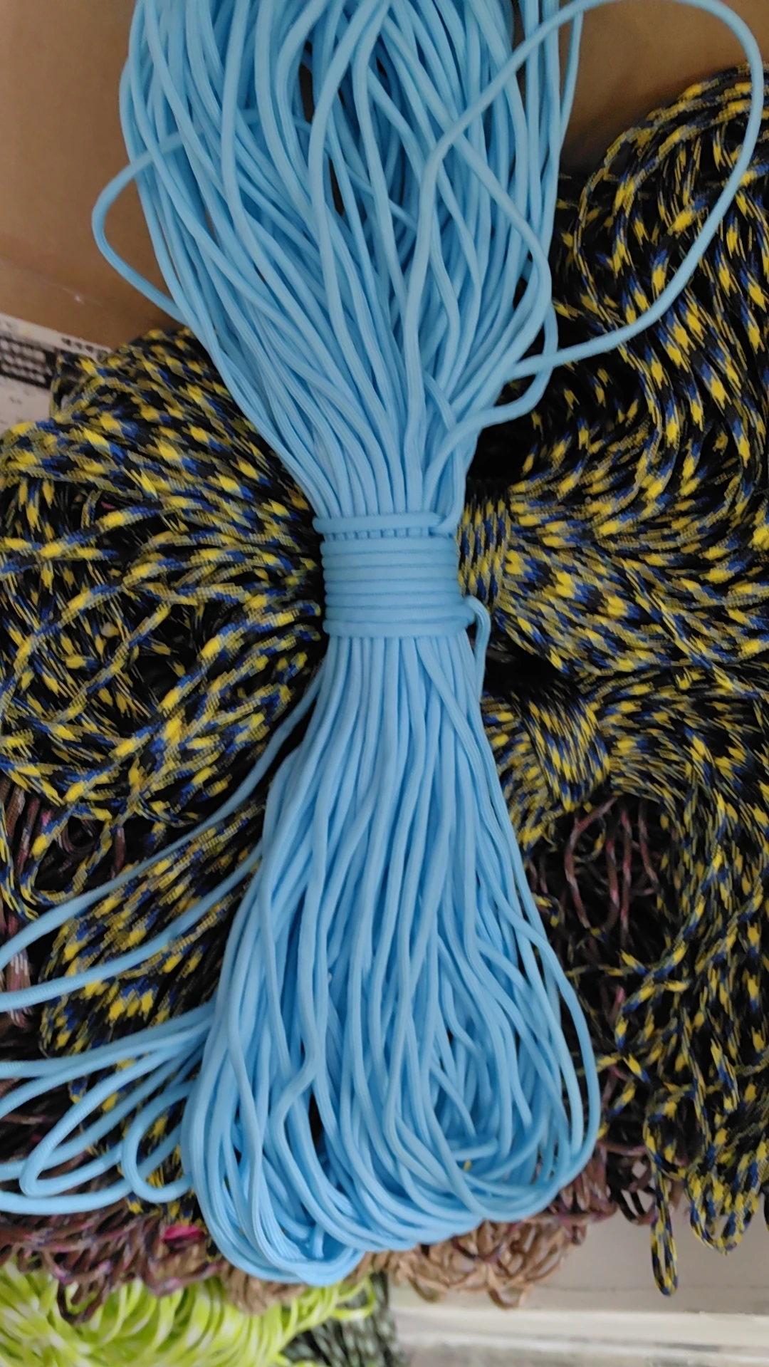 JKSS-009  9 Strand Glow in The Dark Paracord 100 Feet 550 Luminous Parachute Cord