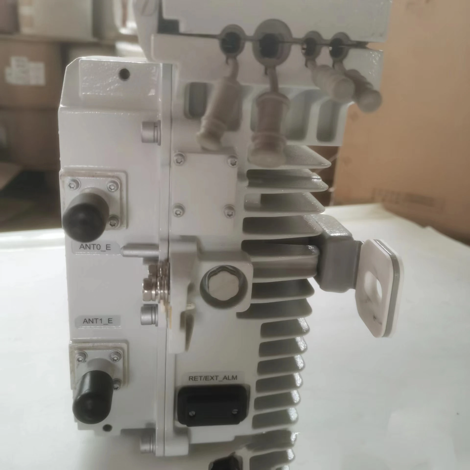 ZXSDR R8852E S9000 TD-LTE GSM/UMTS BBU RRU