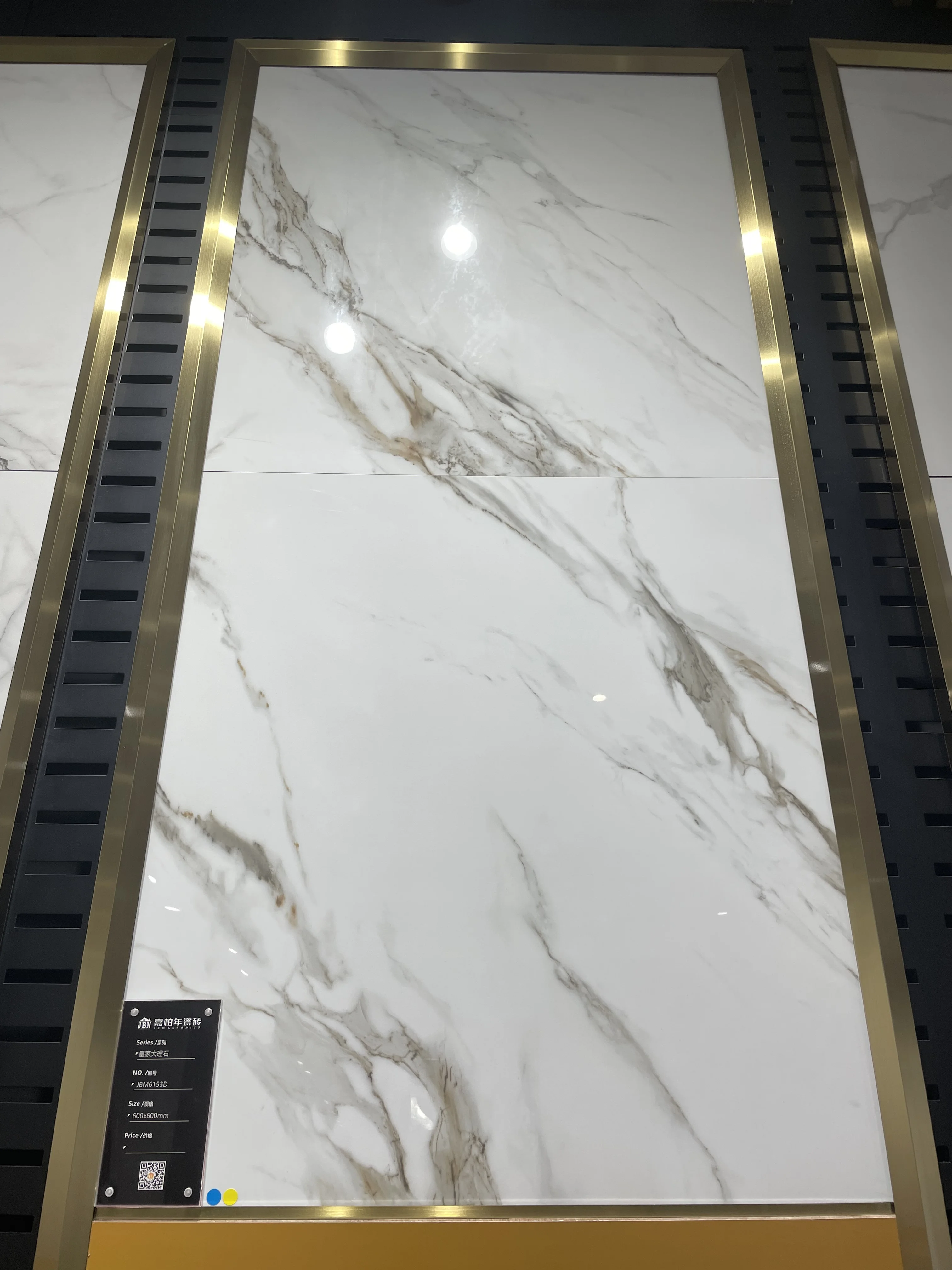 Foshan 600x600 Роскошная Глянцевая элегантная цементная глазурованная фарфоровая плитка современный дизайн для гостиной и внутренней стены OEM
