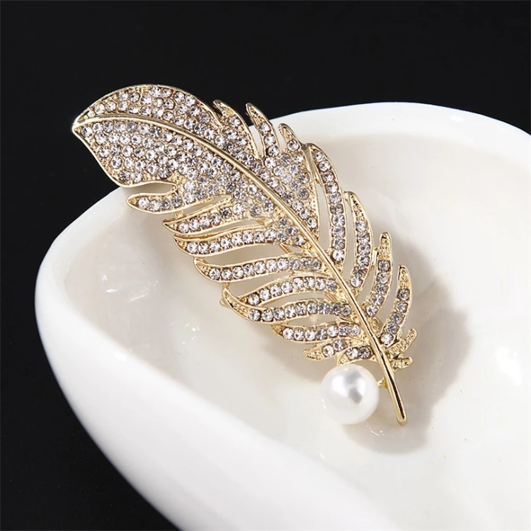 European and American fashion atmospheric feather leaf brooch clothing accessories men and women rhinestone alloy brooch