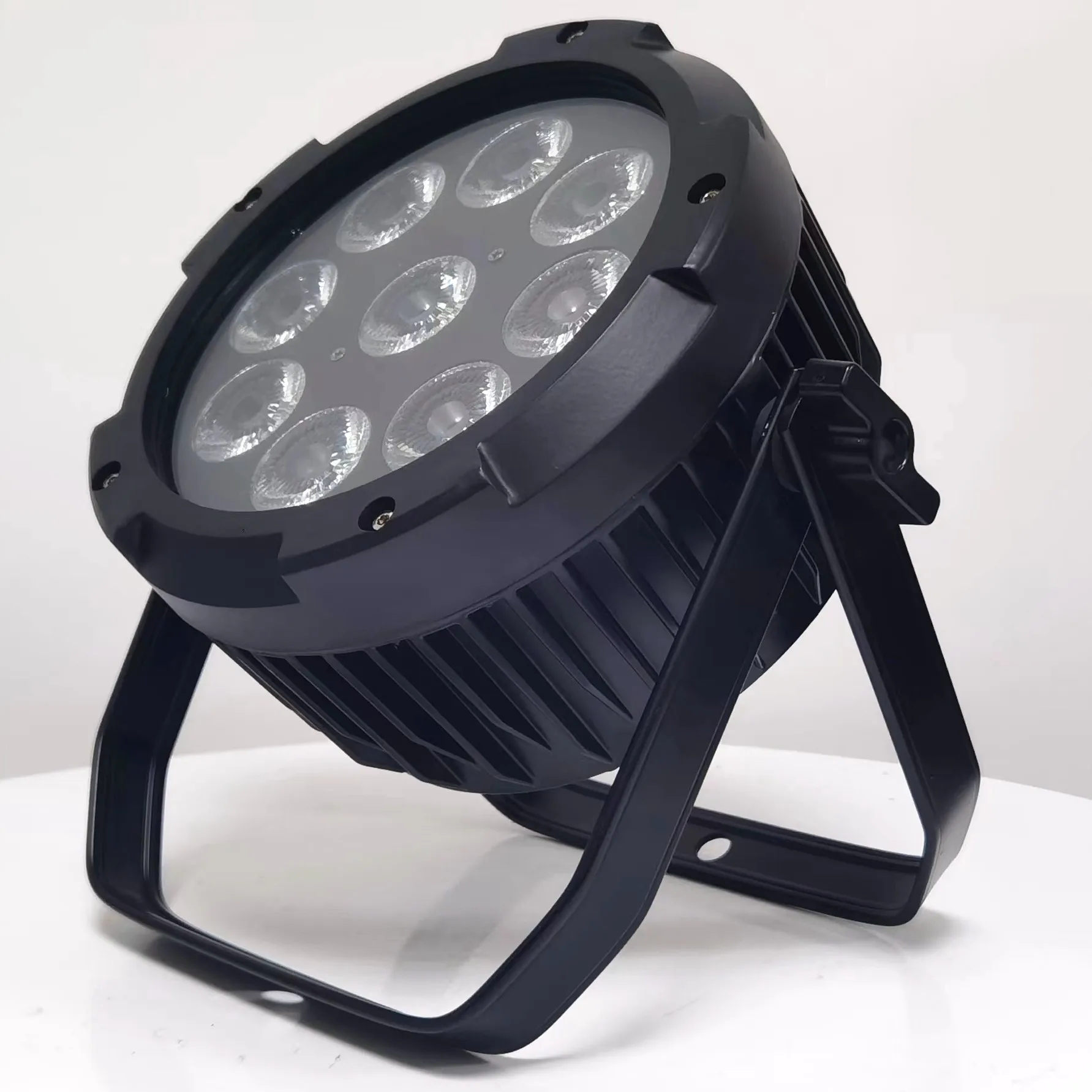 Высокая яркость 6/10Ch Ip65 беспроводной Dmx аккумулятор 9X18W Rgbwauv 6-в-1 светодиодный светильник