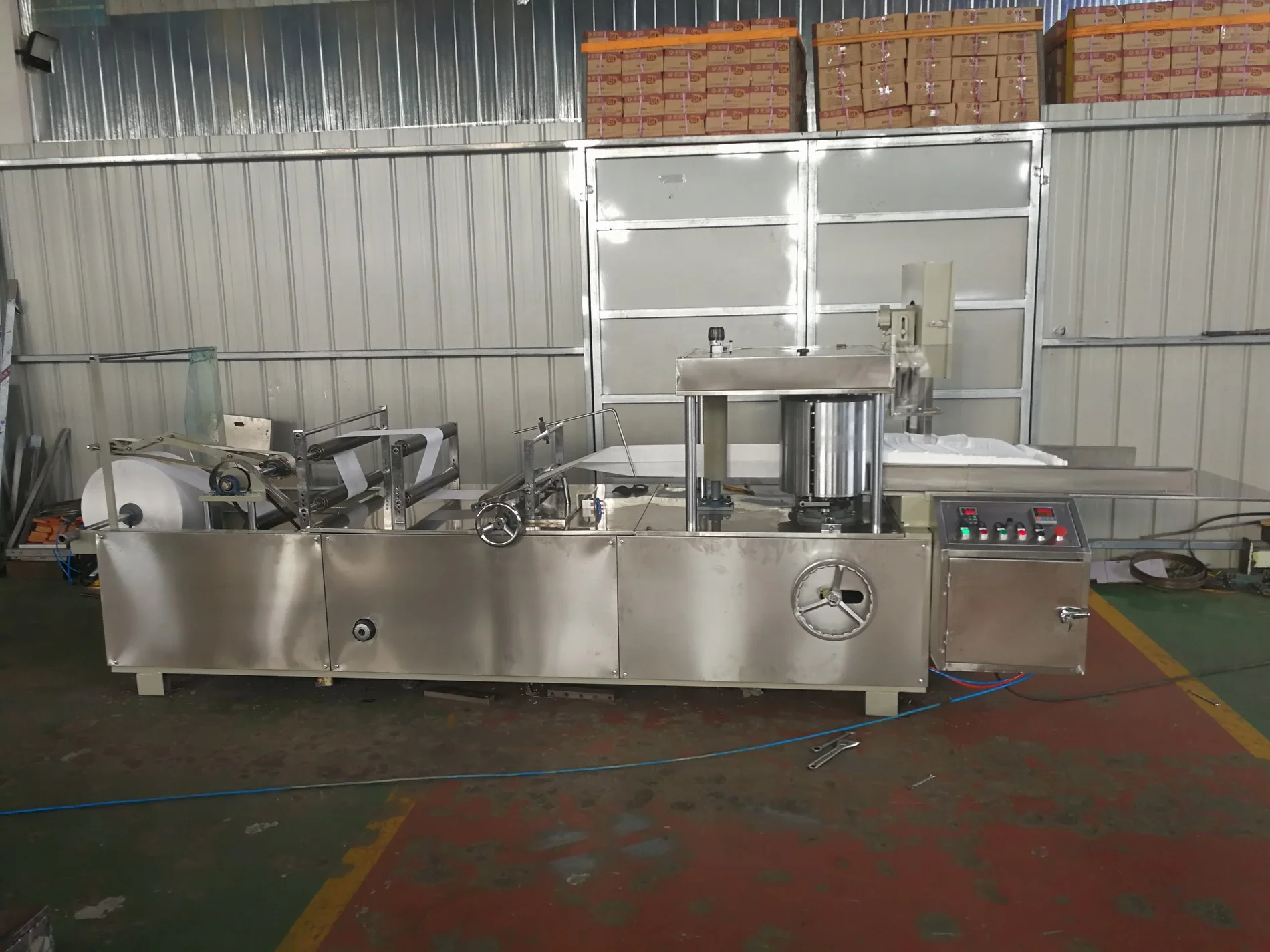 
ZL-F(600) Automatic nonwoven folding & cutting machine 