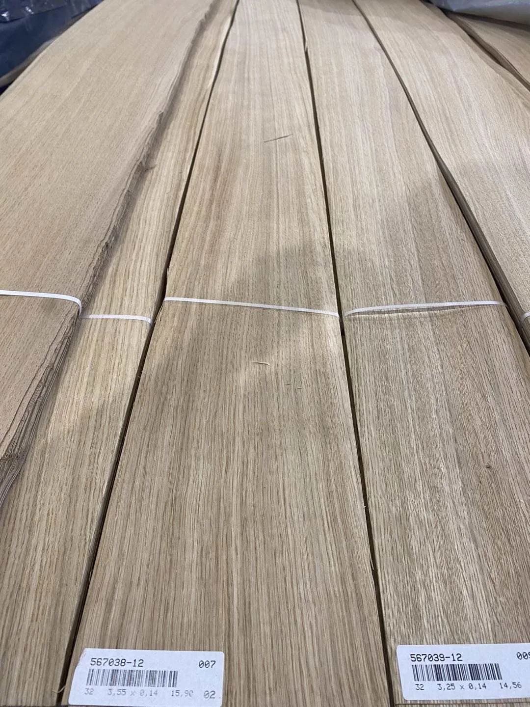 Natural Wood Veneer Sheet Quarter Cut European White Oak Veneer for Furniture Cabinet