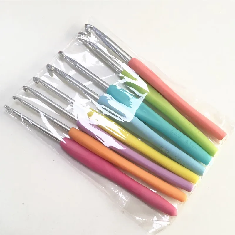 8pcs/set Plastic Handle Knitting Needle Crochet Hook Set