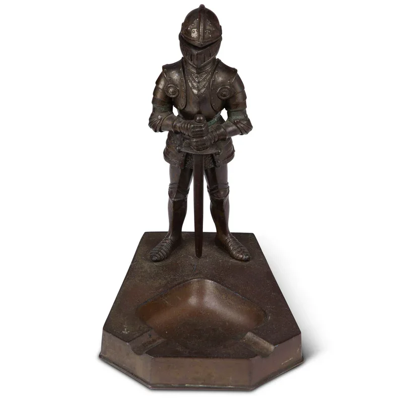 Vintage Knight Cigar Ashtray Desktop Resin Ashtray with Lighter
