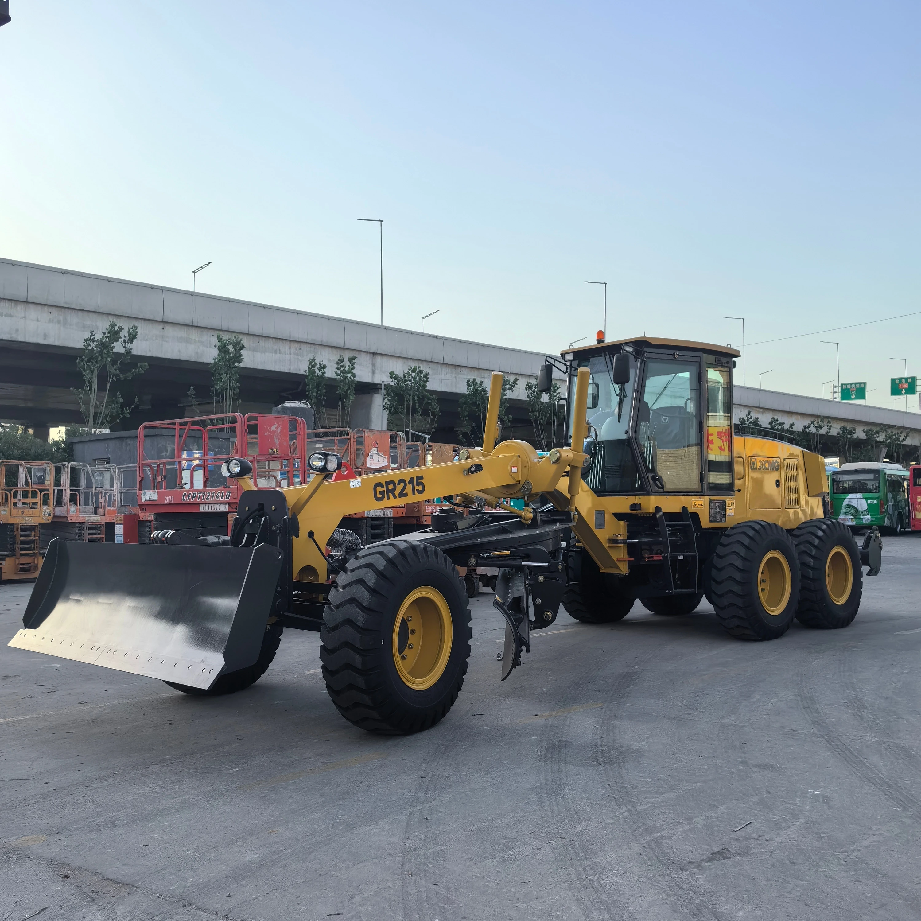 16.5 ton  215hp New Brand Motor Grader GR215 With Front Blade And Ripper Hot Sale In Mexico