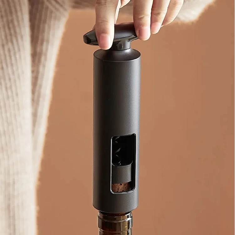 High Quality Wine Pourer Vacuum Stopper Corkscrew Wine Bottle Opener Set With Foil Cutter