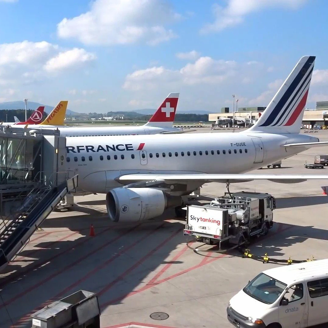 Business Services International Air Freight Services Cheapest Freight forwarder Netherlands/Denmark Business Services