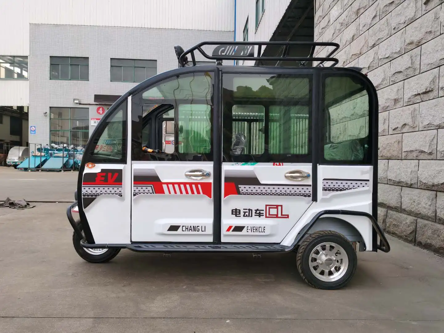 China Changli New Energy city electric car, mini electric tricycle, electric car with roof.