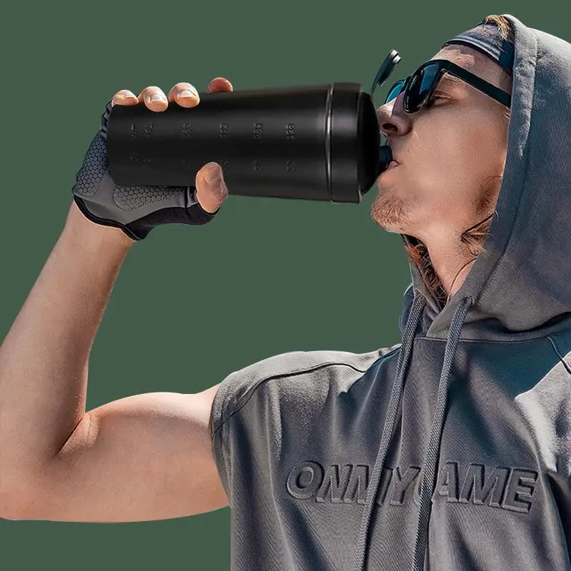 Wholesale 750M stainless steel water bottle shaker bottle sport cup with custom logo protein metal shaker bottle gym