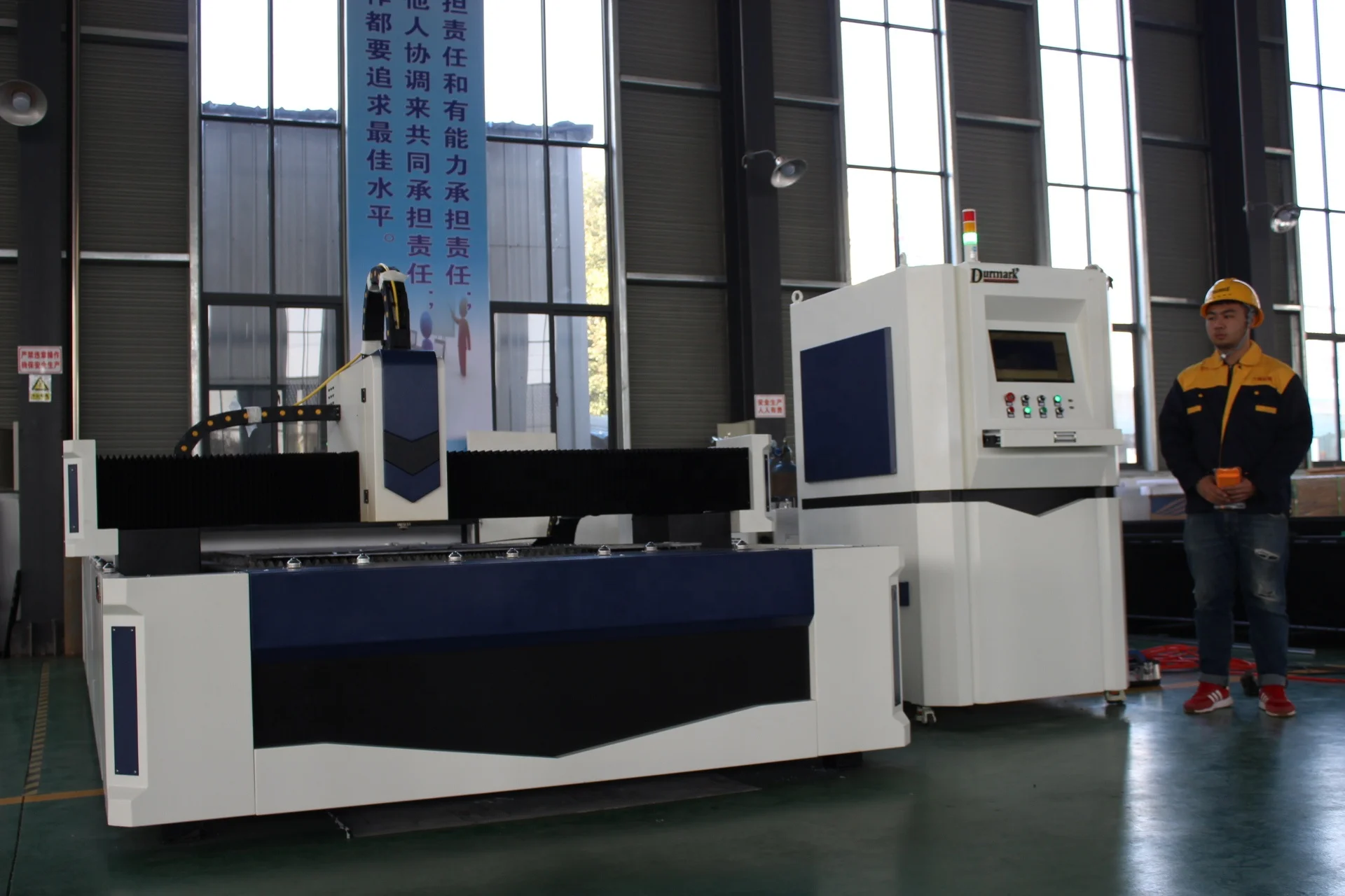 metal tube 1kw cnc fiber laser cutting machine 2000w 3000w