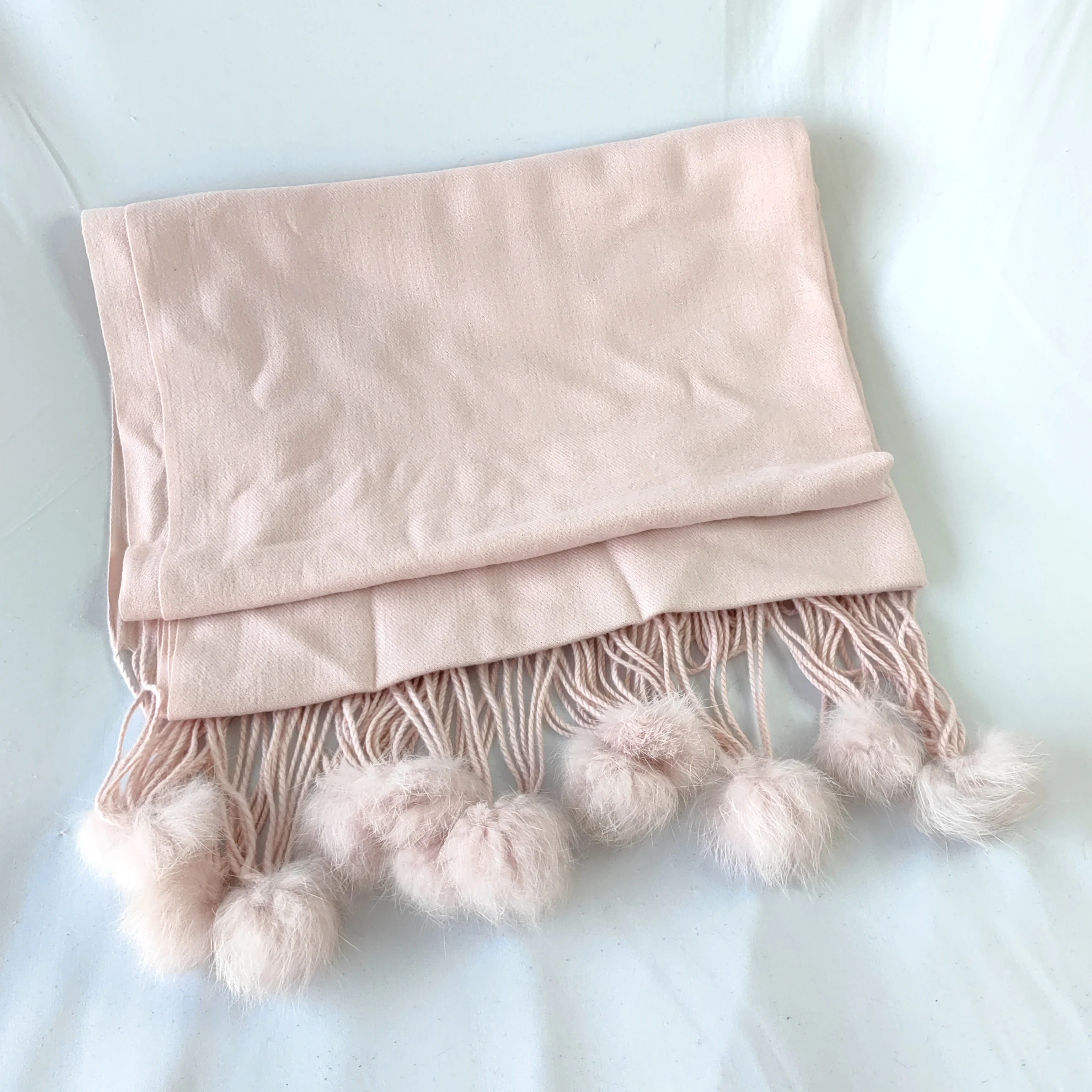 Wholesale custom outdoor scarves many pompoms knitted fabric scarves