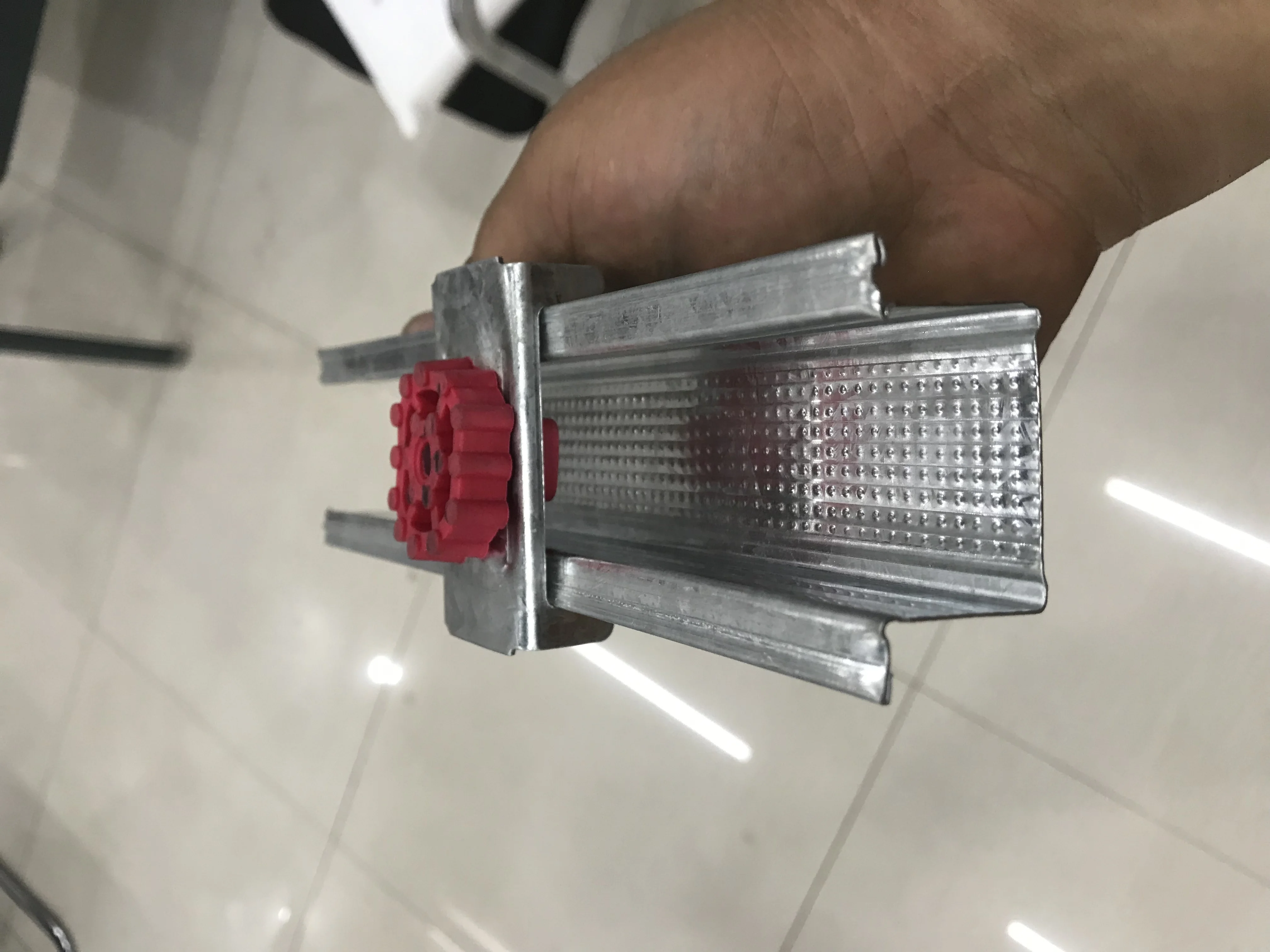 21*25*0.75mm Construction Material Unistrut Channel Price Cold Rolled C Channel Steel Metal Furring Channel Sizes