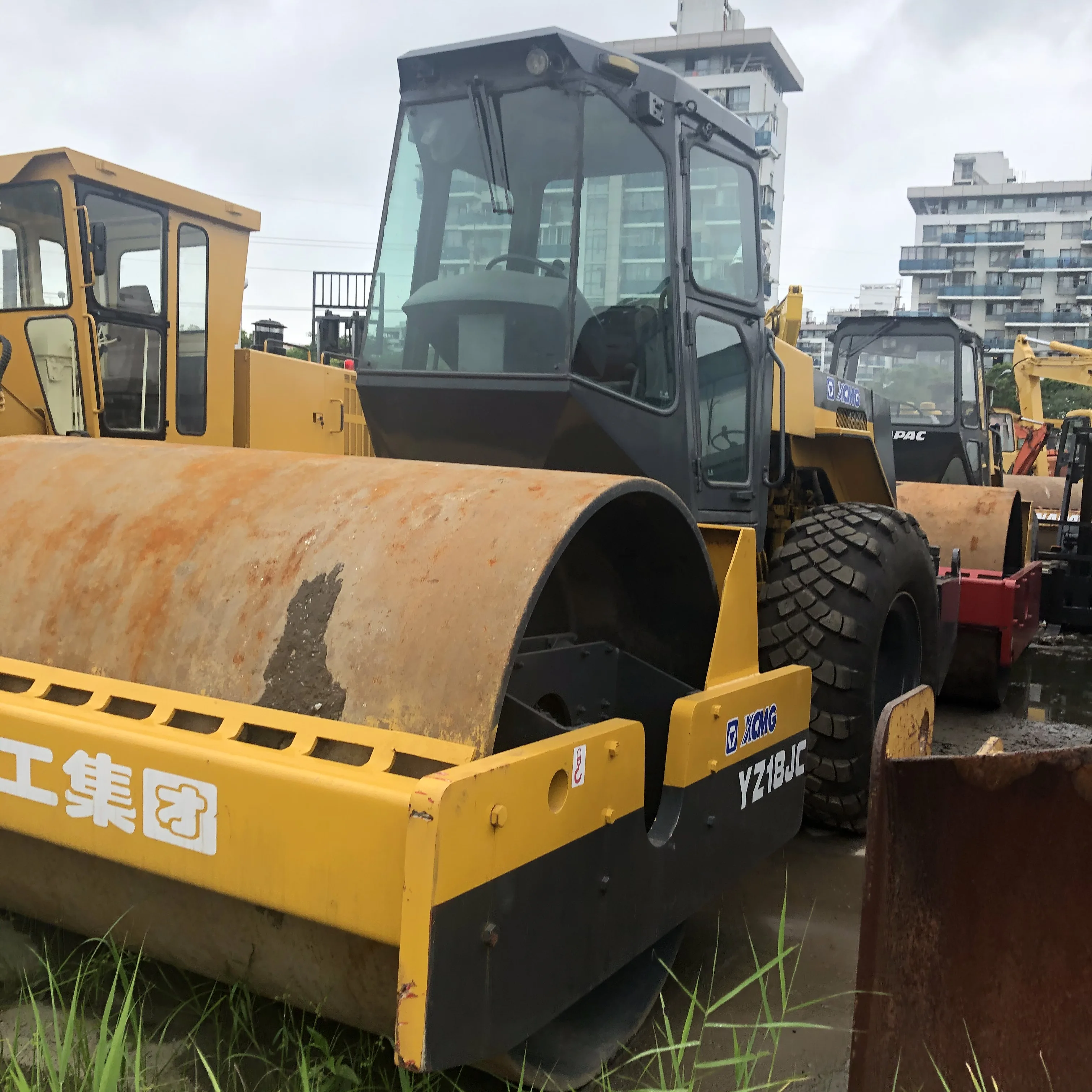  Б/у дорожный каток YZ18JC уплотнитель DYANPAC 251 Каток BOMAG