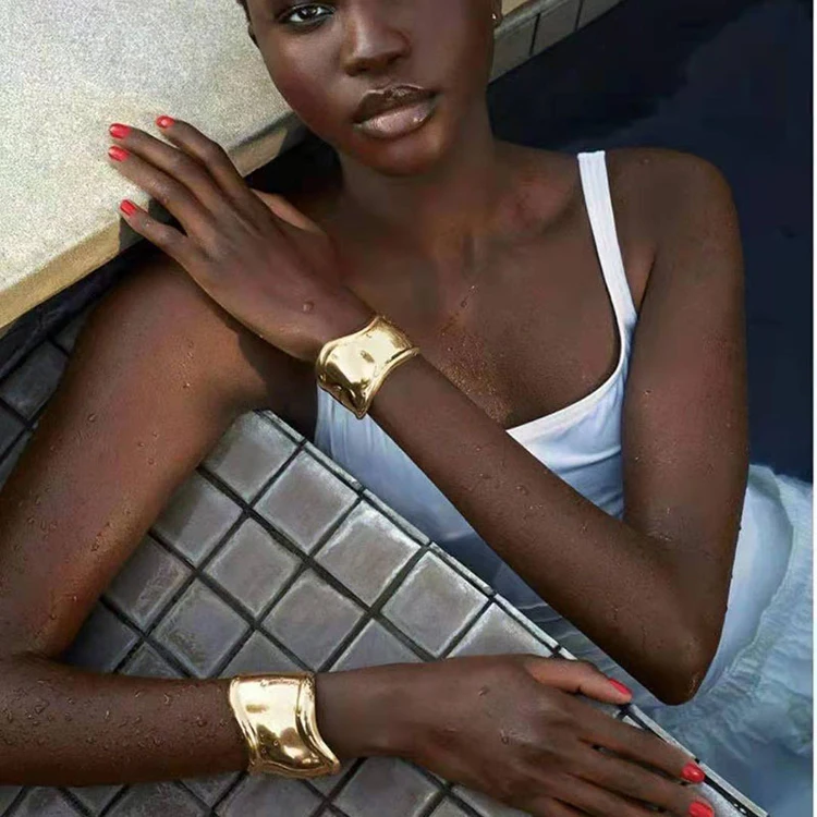Minimalist Exaggerated Wide Brim Gold Open Bracelet For Women Punk Cuban Design Metal Geometric Bracelet