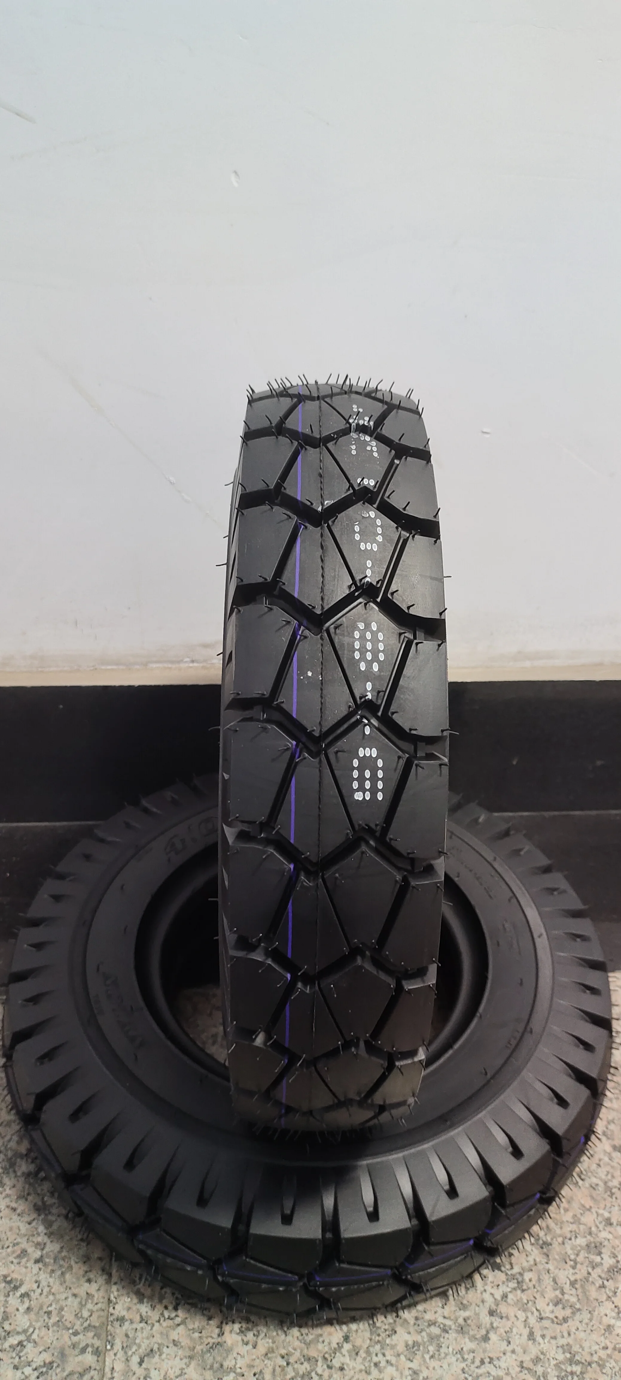 Indian Brand Original CEAT 400-8 Tire Bajaj Tire Tuk Tuk Tires 4.00-8