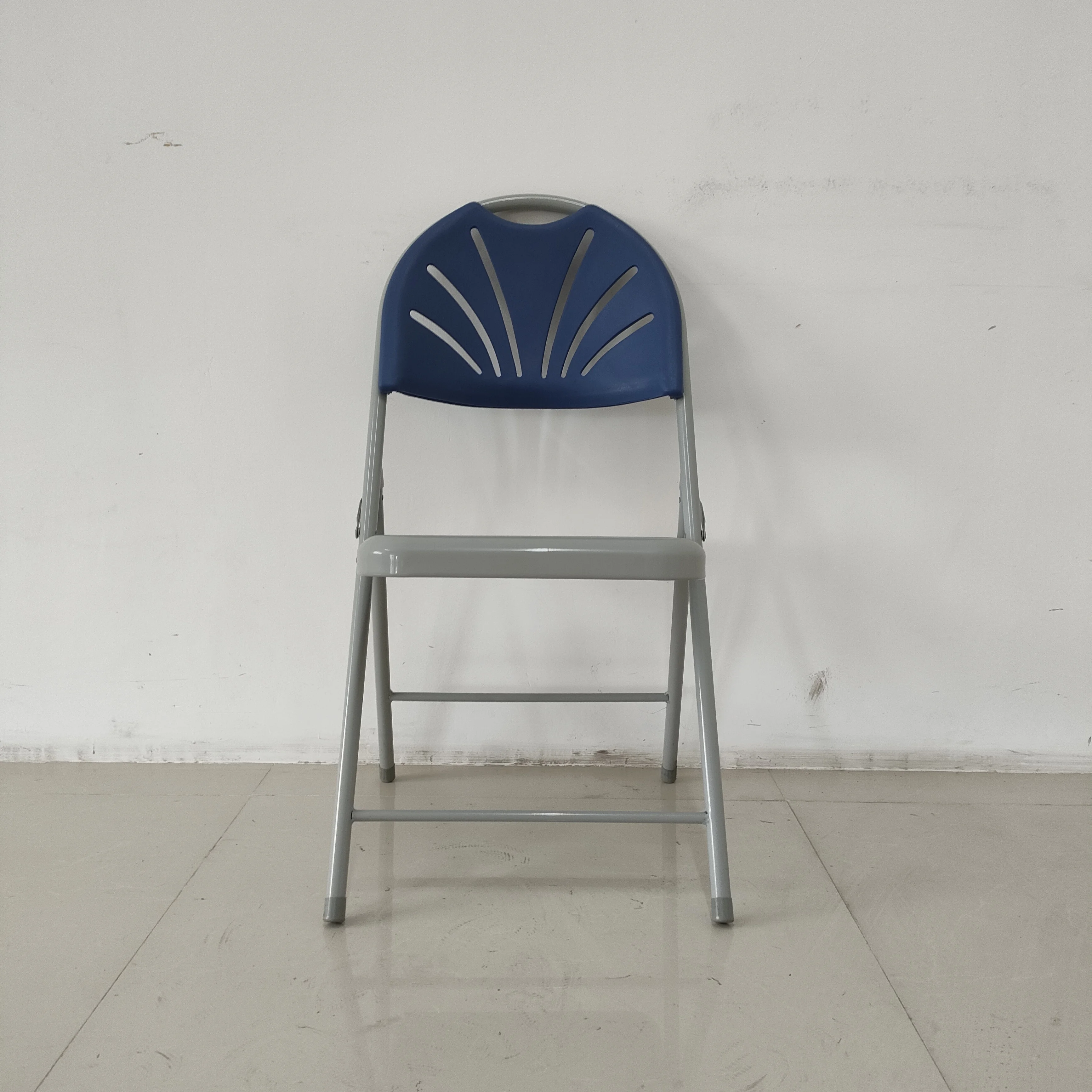 China manufacturer cheap furniture backrest metal padded folding dining chairs indoor chair