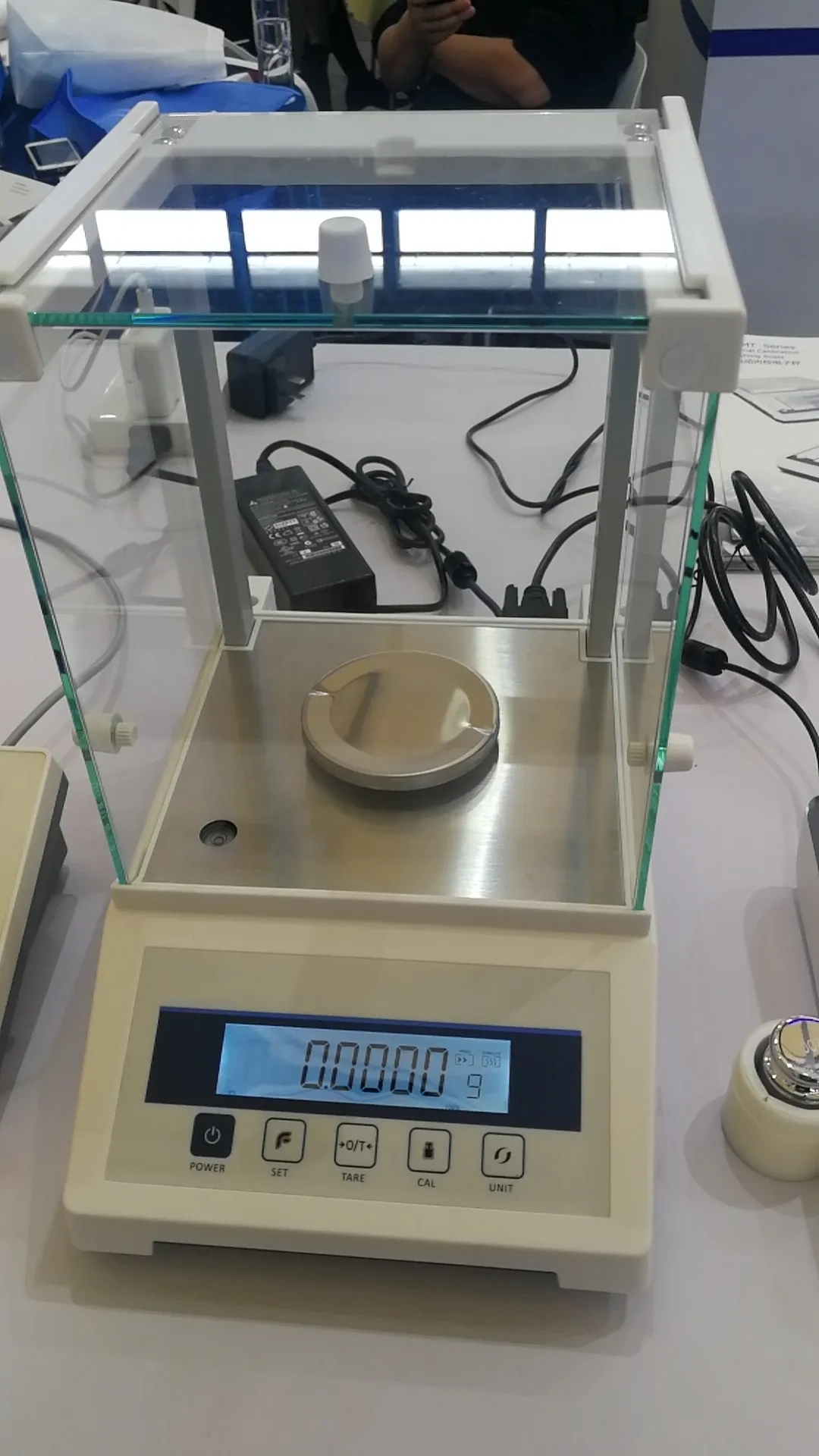 Новый дизайн аналитический баланс 0 0001 г лабораторный Баланс Электронный