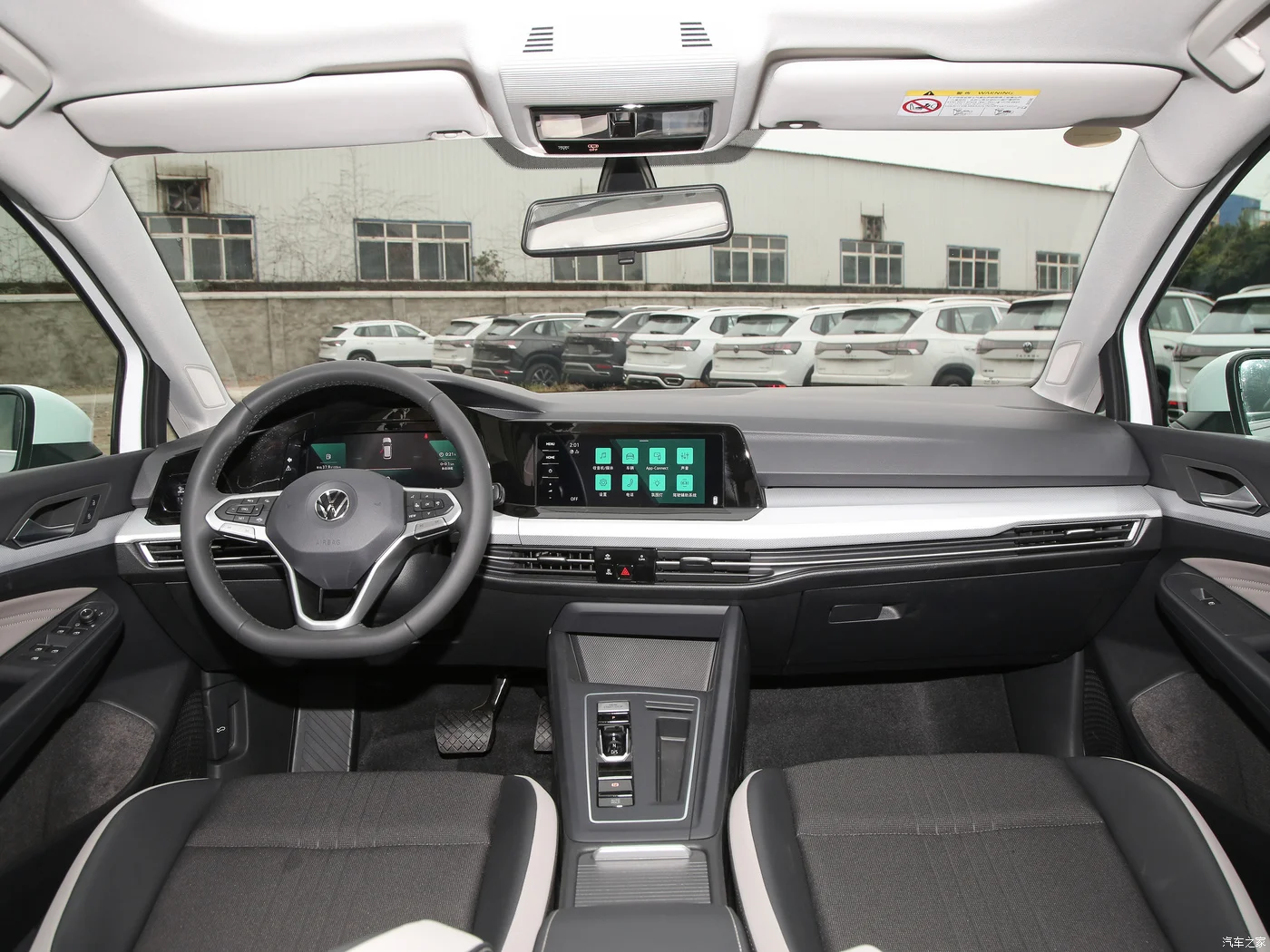 Доступен в наличии 0 км Подержанный автомобиль 2023 Volkswagen GOLF с левым рулем топливные автомобили PRO/R Line/GTI и другие версии