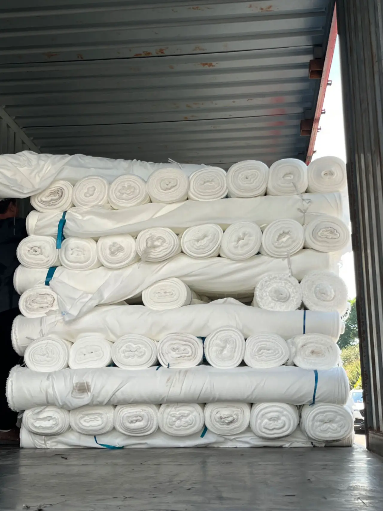 Factory Cheap price 100% Polyester high quality  different g/m Taffeta for lining/table cloth/down jacket