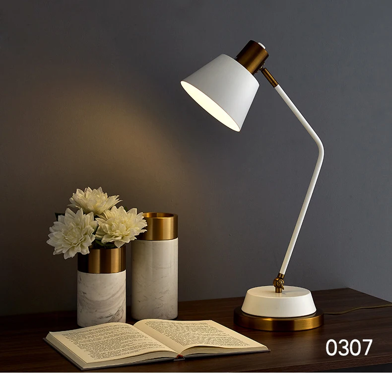 Nordic Style Black And White Modern Artistic  Home Decor Lamp Metal Table Lamp