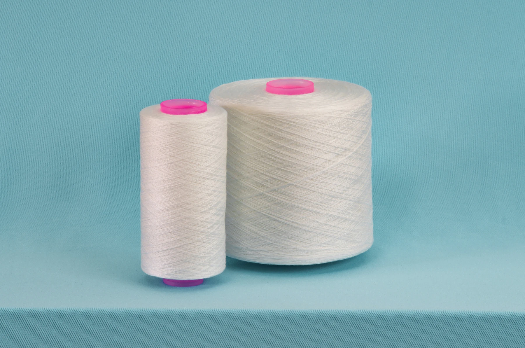 Чистый полиэстер сырой белый швейная нить для швейной одежды