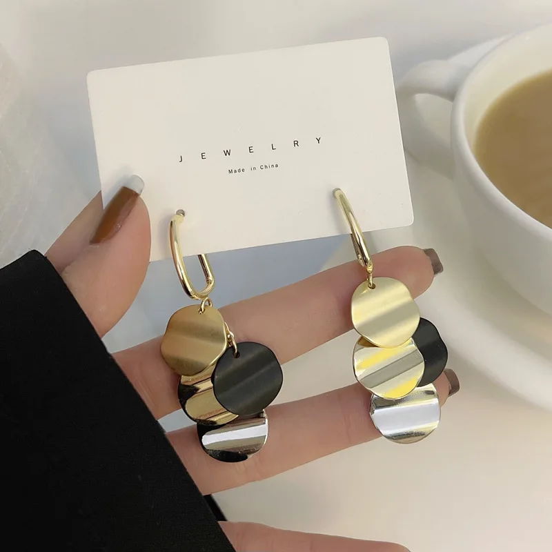 SC Women Retro Hong KONG Style Mixed Color Coin Drop Earrings Luxury Long Metal Disc Tassel Earrings For Party Engagement