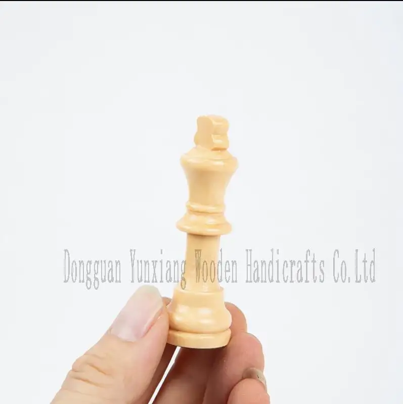 The Modern Hot Selling High-end Wooden Chess Set Is a Classic and Fashionable Suitable for Enthusiasts.