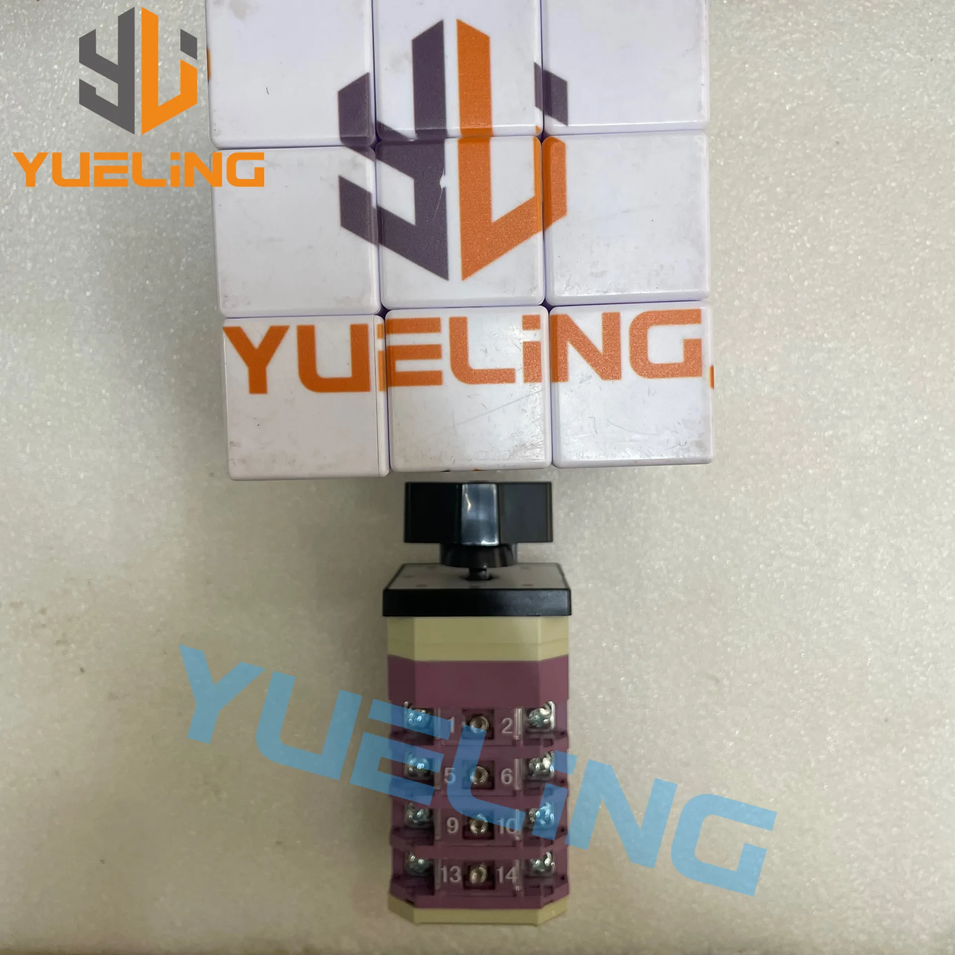 LW912-16H/4.6197.4PS32 Universal change-over switch