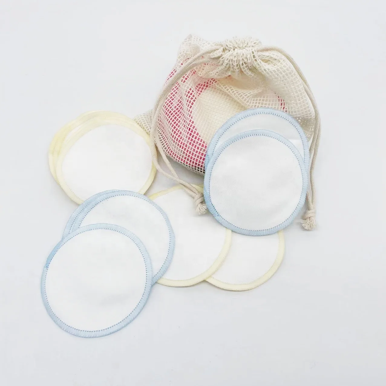 Многоразовое средство для снятия макияжа из натурального бамбука