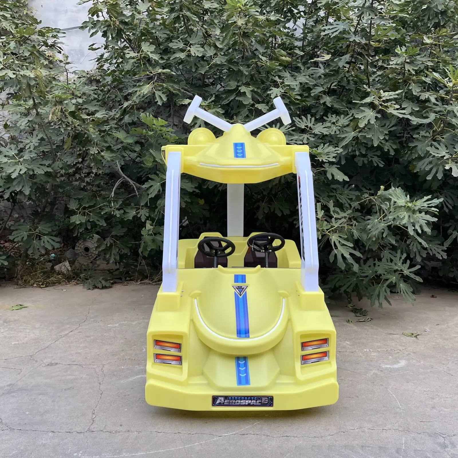 Pre-sale Newest designed Funfair Attractive Adults Kids Ride on Games Machine Comfortable Double Seat Bumper car for Sale