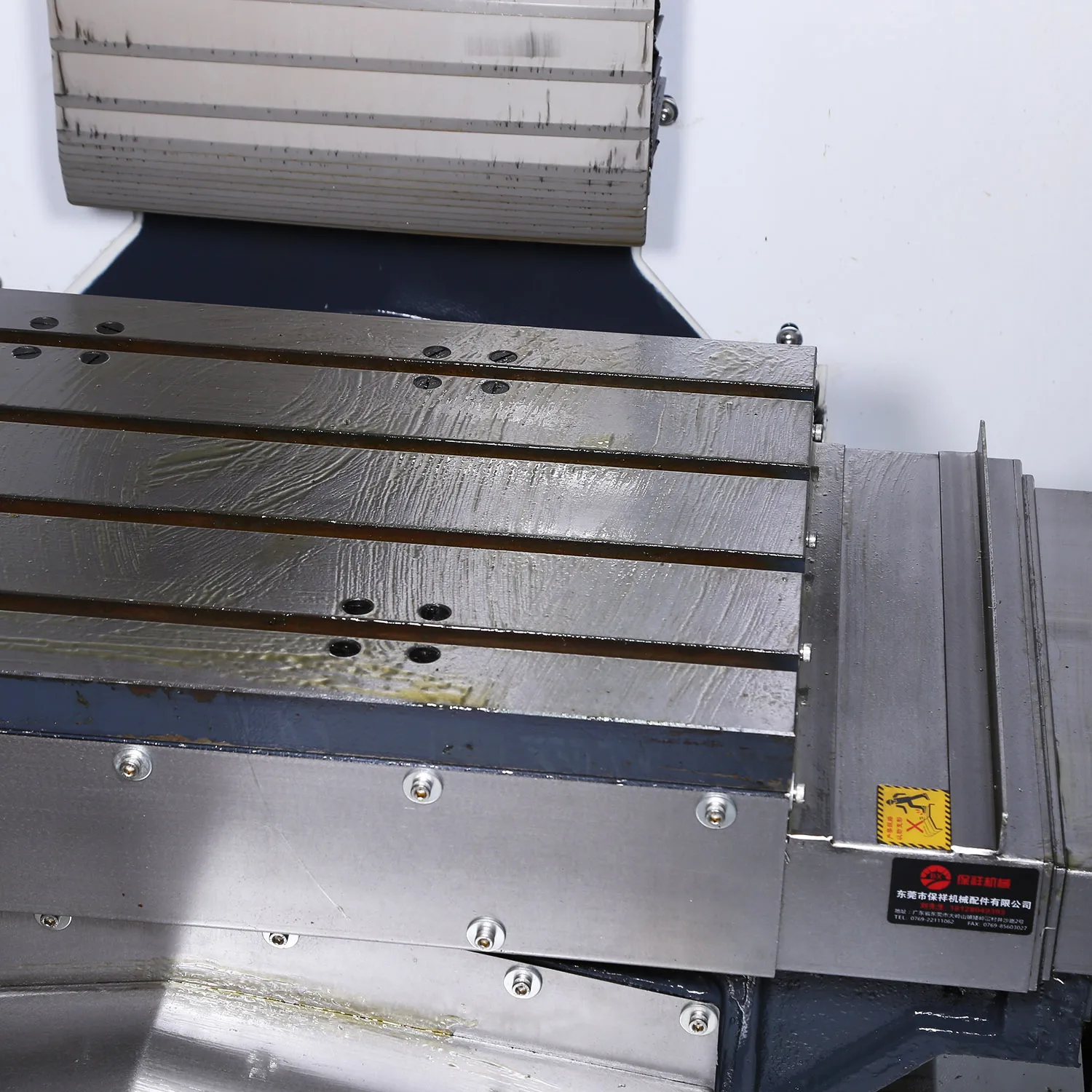 Factory Direct Supply 5.5Kw BT30 Direct Drive Spindle Milling Drilling Machine 4th Axis Mini Machining Center