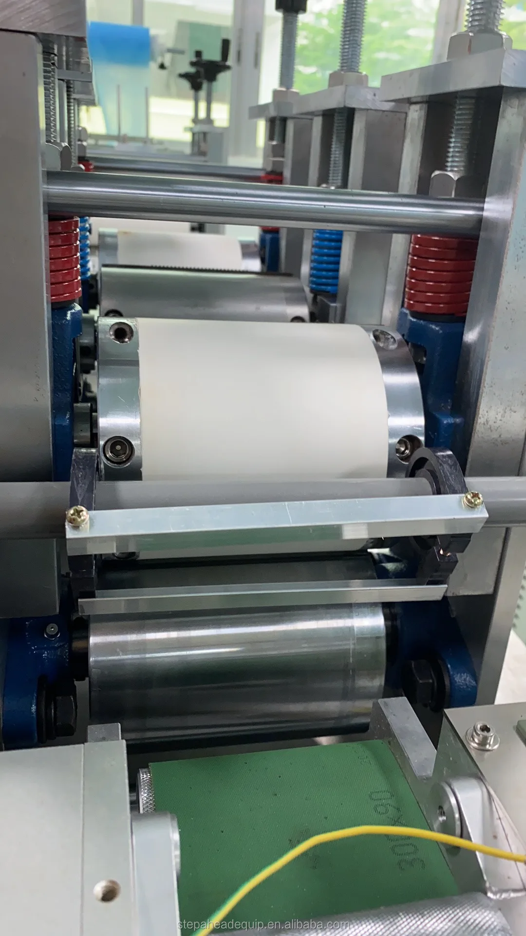 factory directly high performance automatic KF94 fish type mask body earloop making machine