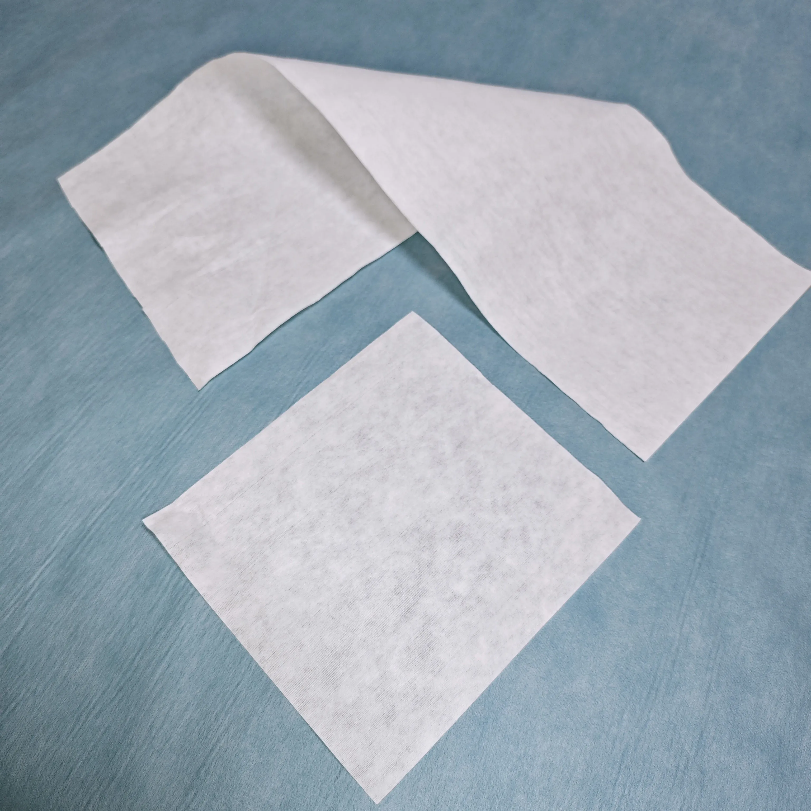 Nonwoven Wet toilet Paper Rolls Dust Remove  Wood Pulp Rayon Cleanroom Wiper Rolls