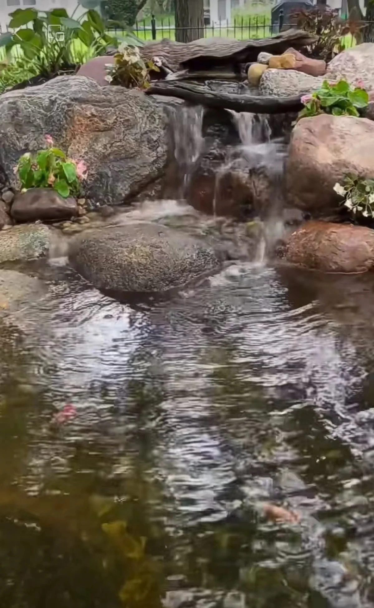 Natural Landscaping Rock Stone Waterfall Fountain Garden