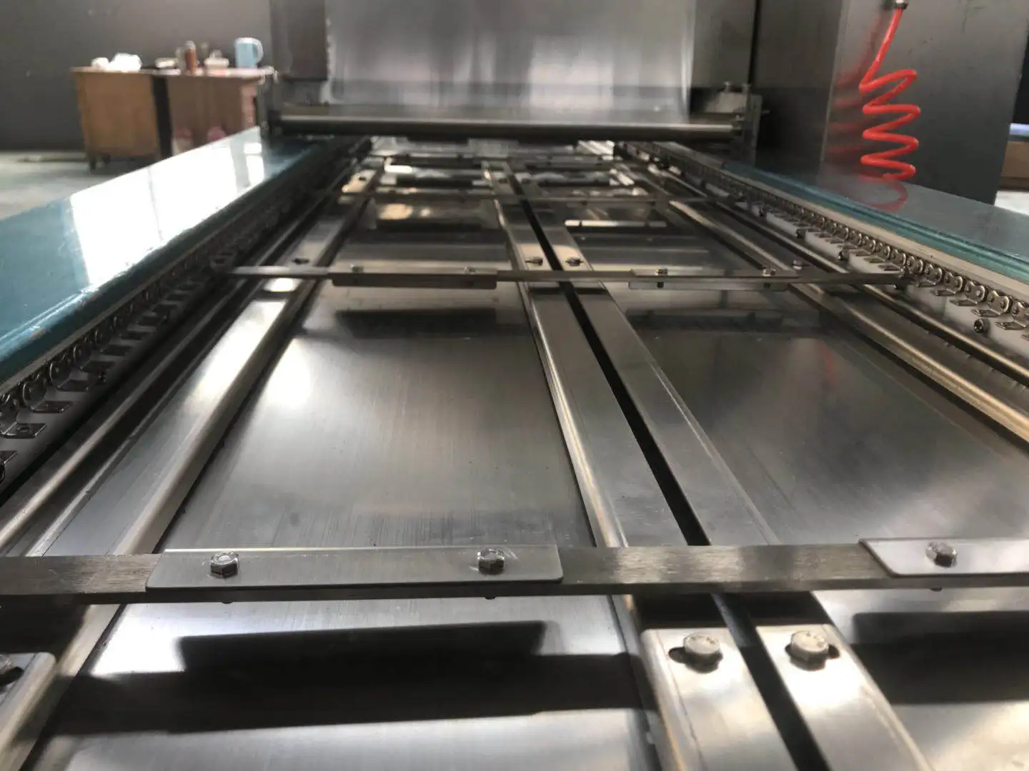 DH-ZT High capacity automatic vacuum skin packaging machine skin vacuum packing machine