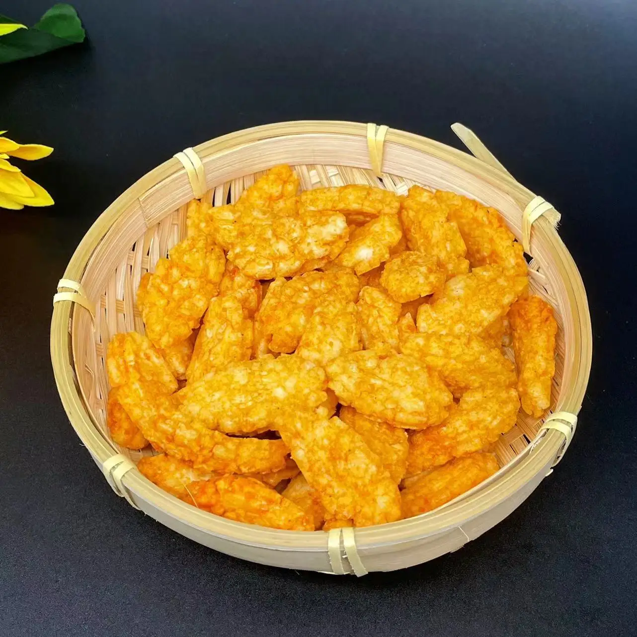 Crispy Rice Crackers Seaweed Curry Chili Black Pepper Flavor Snack Fried Rice Cracker