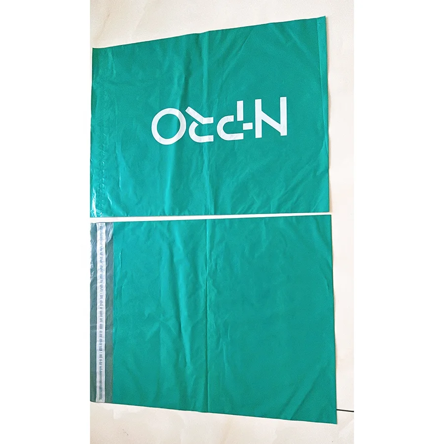 Зеленые почтовые пакеты для экспресс-доставки