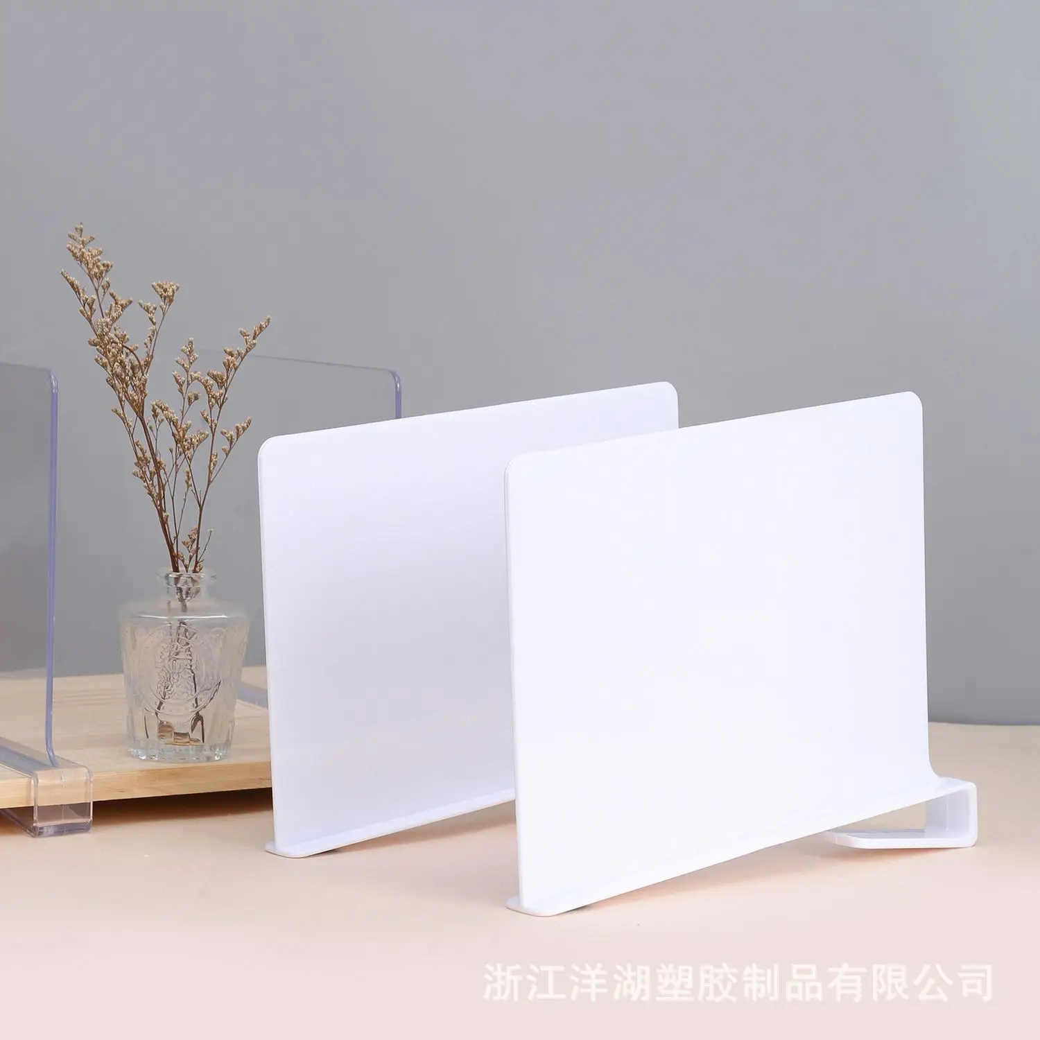 Hot Sale Wood Closets Shelf Divider Acrylic Closet Separator Plastic Shelf Dividers for Closet Shelves Organizer