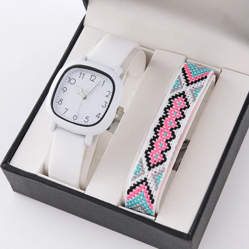 2025 Wholesale New Womens Silicone Quartz Watch Fashionable and Youthful Appearance Watch for Women