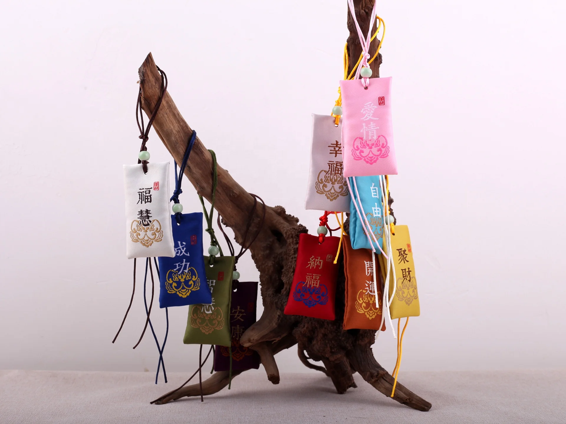 Hot Sale Colorful Ancient Chinese Style Small Sachet Baby Hanging Neck Safe Bag Embroidery Satin Silk Pouch