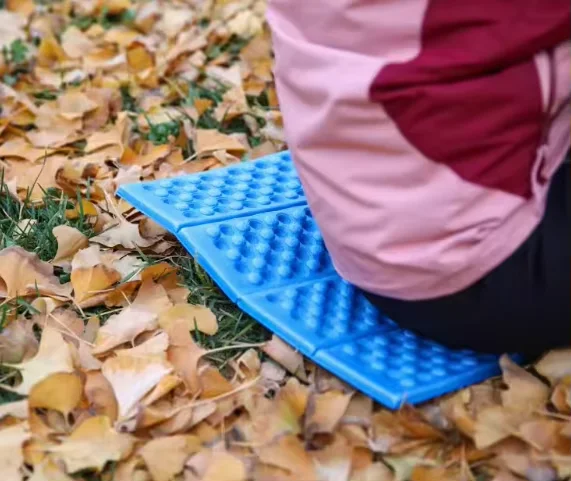 Portable Durable XPE Foam Seat Cushion Four-Fold Folding Waterproof Outdoor Mat for Picnic Beach Camping-Pet Material for Hiking