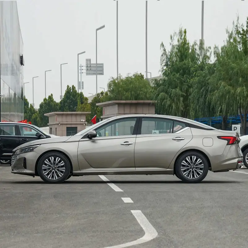 Дешевый автомобиль седан Dongfeng Nissan Altima 0 км Подержанные японские автомобили топливные транспортные средства бензиновый ALTIMA