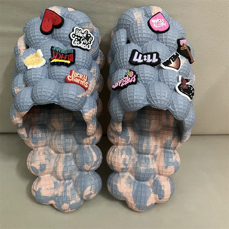 High Quality New Brand Lady Women Flip Flops Men Slides Footwear House Massage Bubble Slippers with Charms