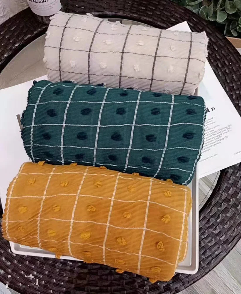 Hot sale islamic Palestine dress clothing muffler headscarf wrap woman pompom wholesale cotton crinkle checked plaid hijab