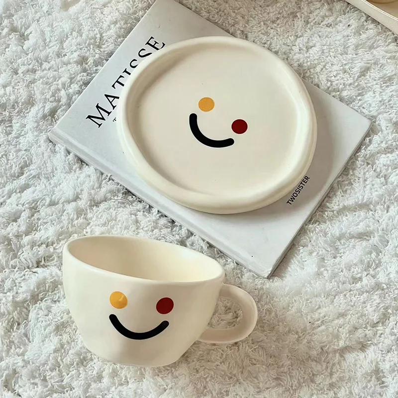 2023 Hot Selling Ins Smile Face ceramic coffee cup and saucer sets Porcelain Mug