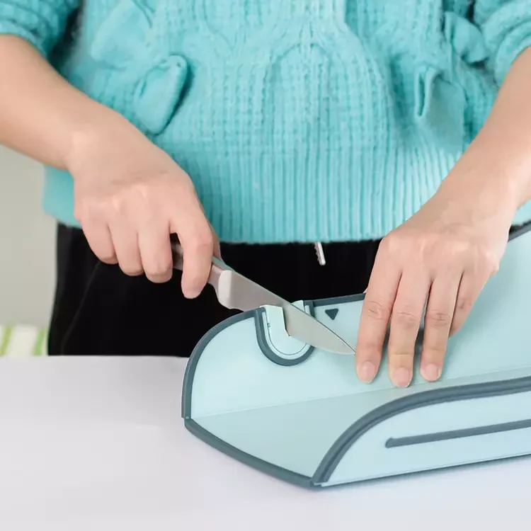 new popular 6 In 1 Multi-functional Kitchen Foldable Plastic Collapsible Chopping Block Flexible Cheese Coloured Cutting Board