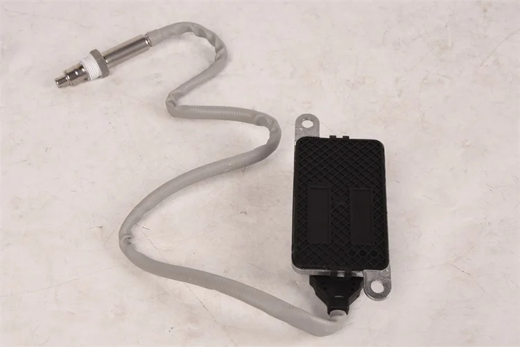 Proper Price Top Quality Guaranteed 24V Nitrogen Oxygen Sensor NOX Sensor Gas Systems 2294290 5WK97400  For SCANIA